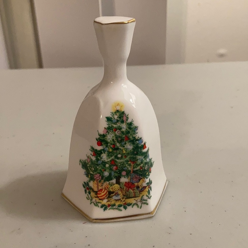 Brinn’s Bone China Taiwan Christmas Bell